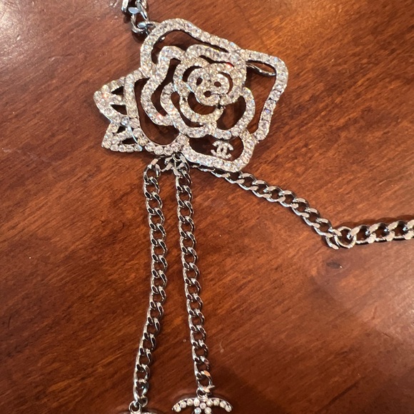 Authentic Chanel Cristal belt. I wore it as a lovely necklace. - Picture 4 of 4